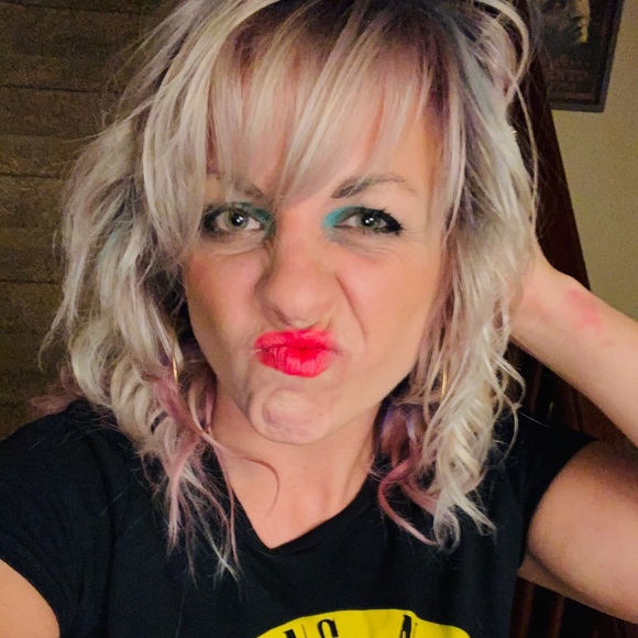 Meet your Posher, Molly - Picture 3 of 3